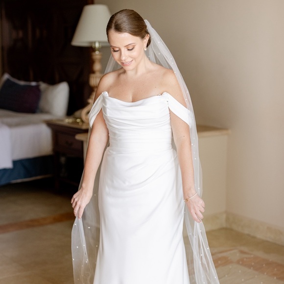 Meet your Posher, Lara - Picture 1 of 1